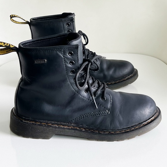 Dr. Martens Womens 1460 WATERPROOF Combat Leather Goth Grunge Black Boots Size 6 - Picture 1 of 14